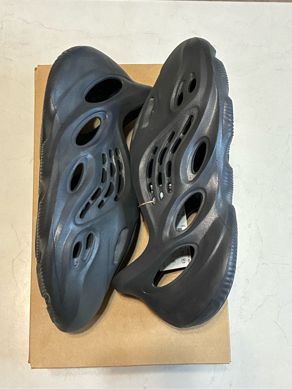 Adidas Yeezy Foam Runner RNNR Black Onyx Foamrunner Size 6 Authentic